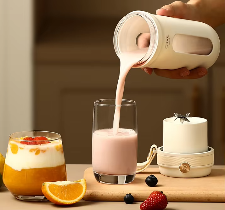 Portable Electric Juice Cup Multi-Function Small Household Juicer for Kitchen and Office Use